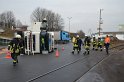 LKW umgestuerzt Niehler Hafen P036